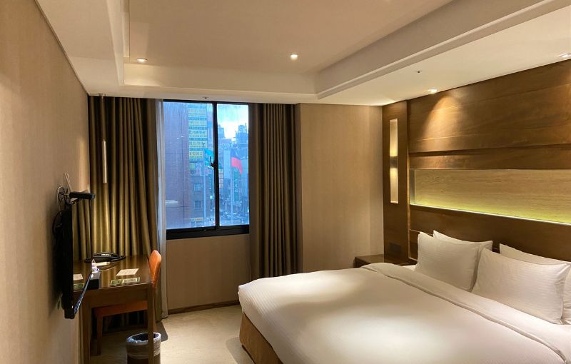 Standard Queen Room